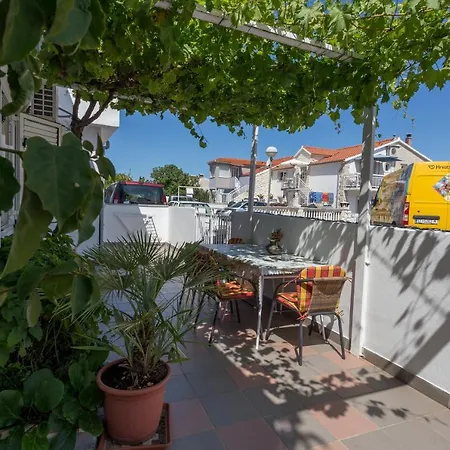 Гостевой дом Sanja Хвар