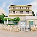 Sanja Hvar Town